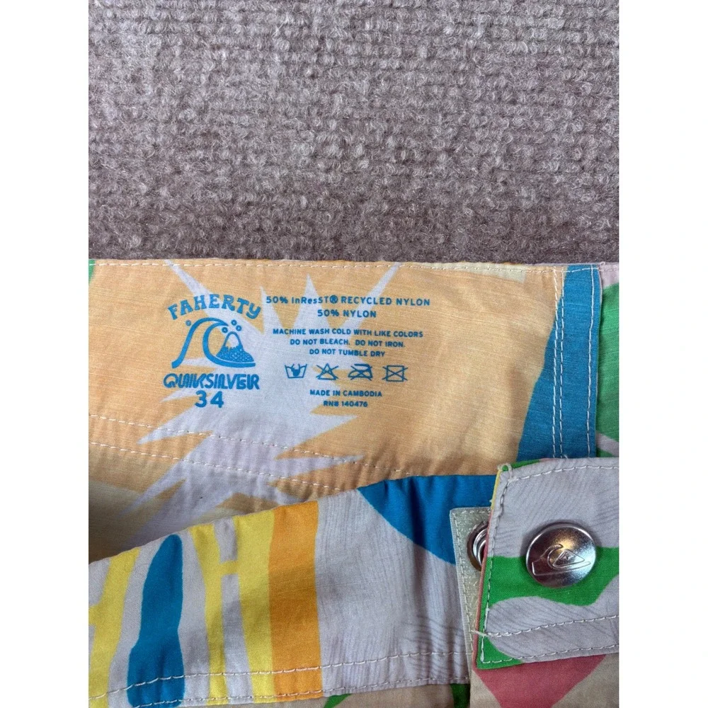 Faherty Quiksilver Mens 34 Board Shorts Multi Color Abstract Heart Print Swim